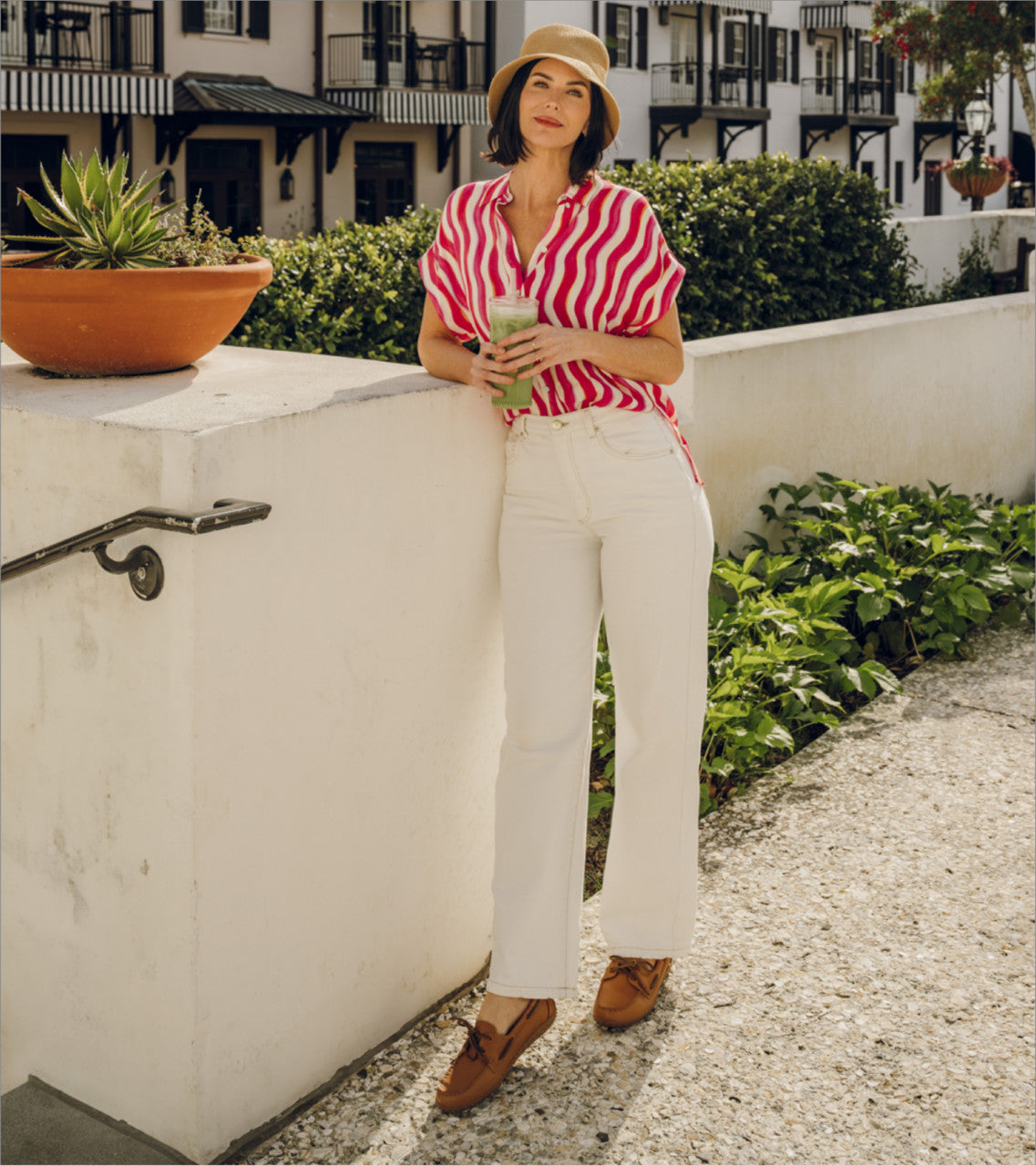 Beverlie - Tan Leather - Lifestyle Image