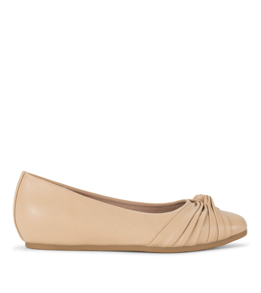 Chainey - Natural - Outside