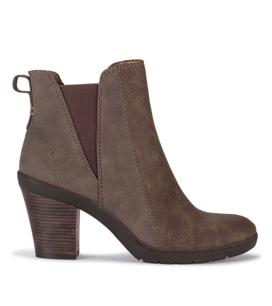 Dasha - Oak - Outside