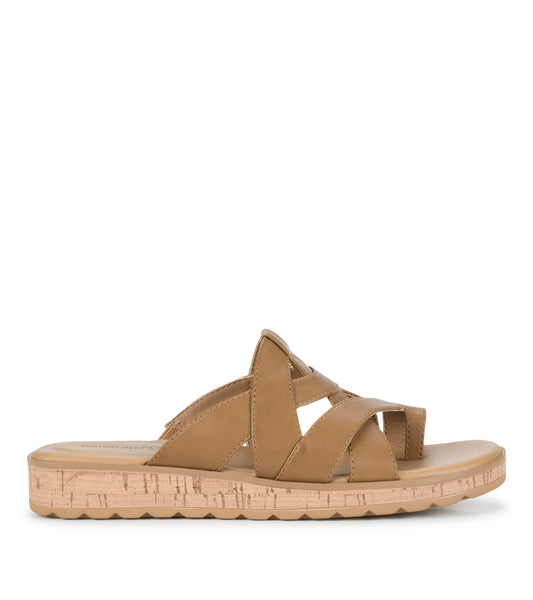 Gabbie - Auburn - Outside