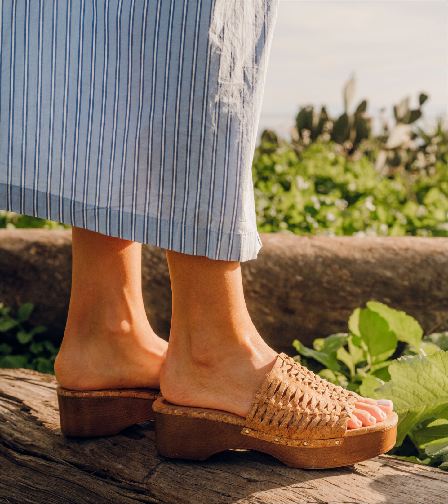 Helenna - Natural/Gold - Lifestyle Image