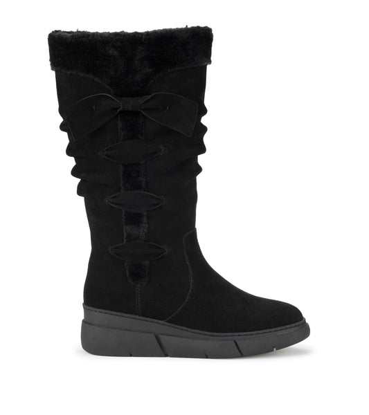 Larenna - Black Suede - Outside