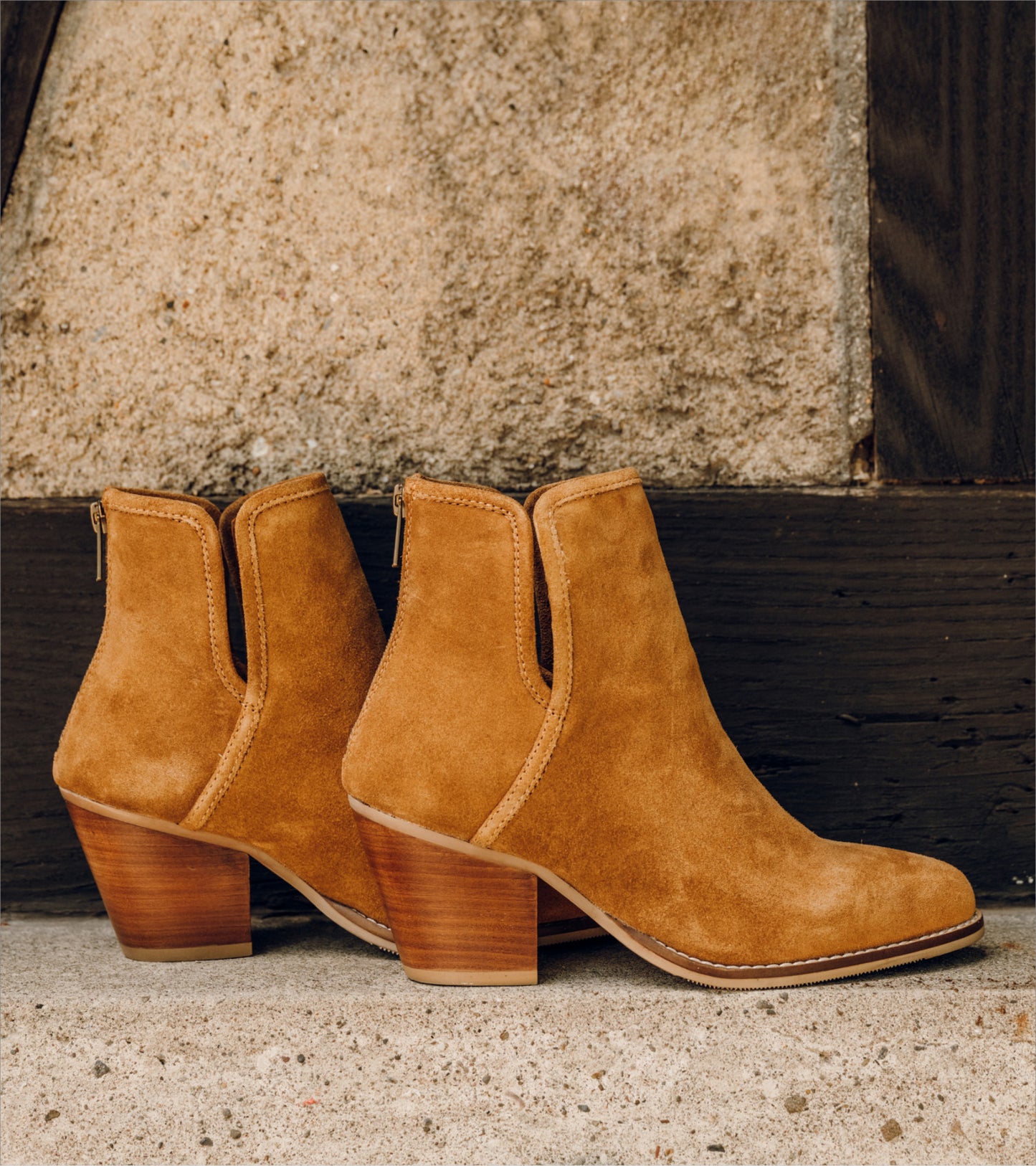 Nanny - Cognac Suede - Lifestyle Image