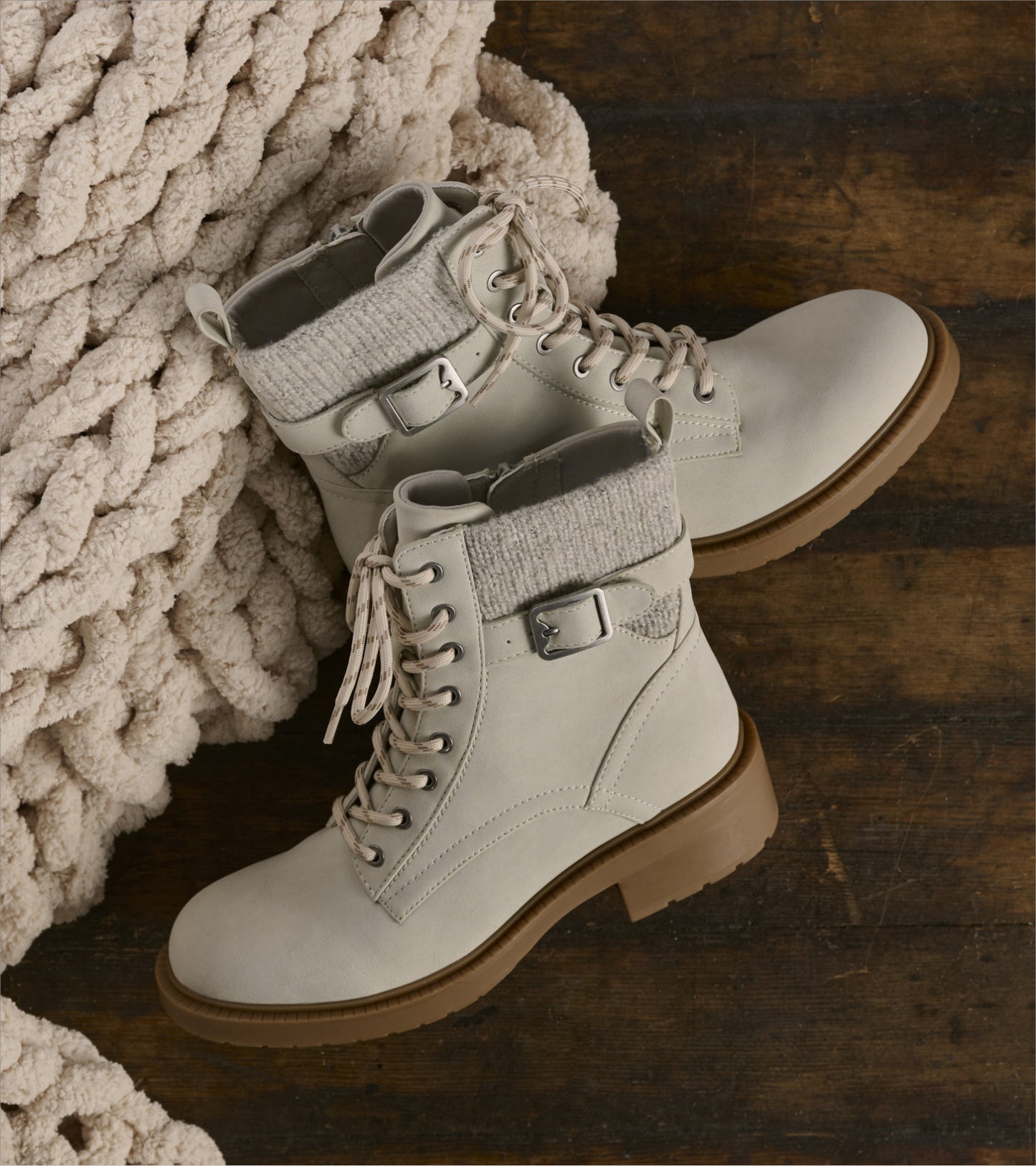 Tinsley - Winter White - Lifestyle Image