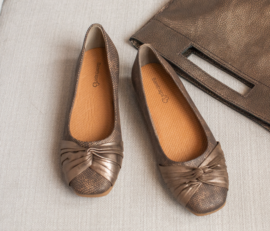 Mitsy Casual Flat Black Patent Baretraps