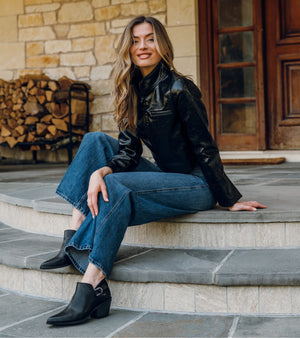 Duala - Black - Lifestyle 2 Image