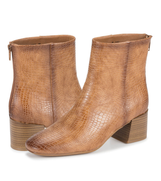 Emilie - Dark Almond - Hero Pair