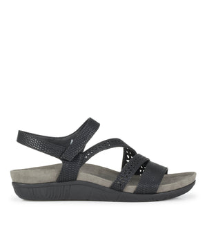 Jinna - Black Lizard - Outside