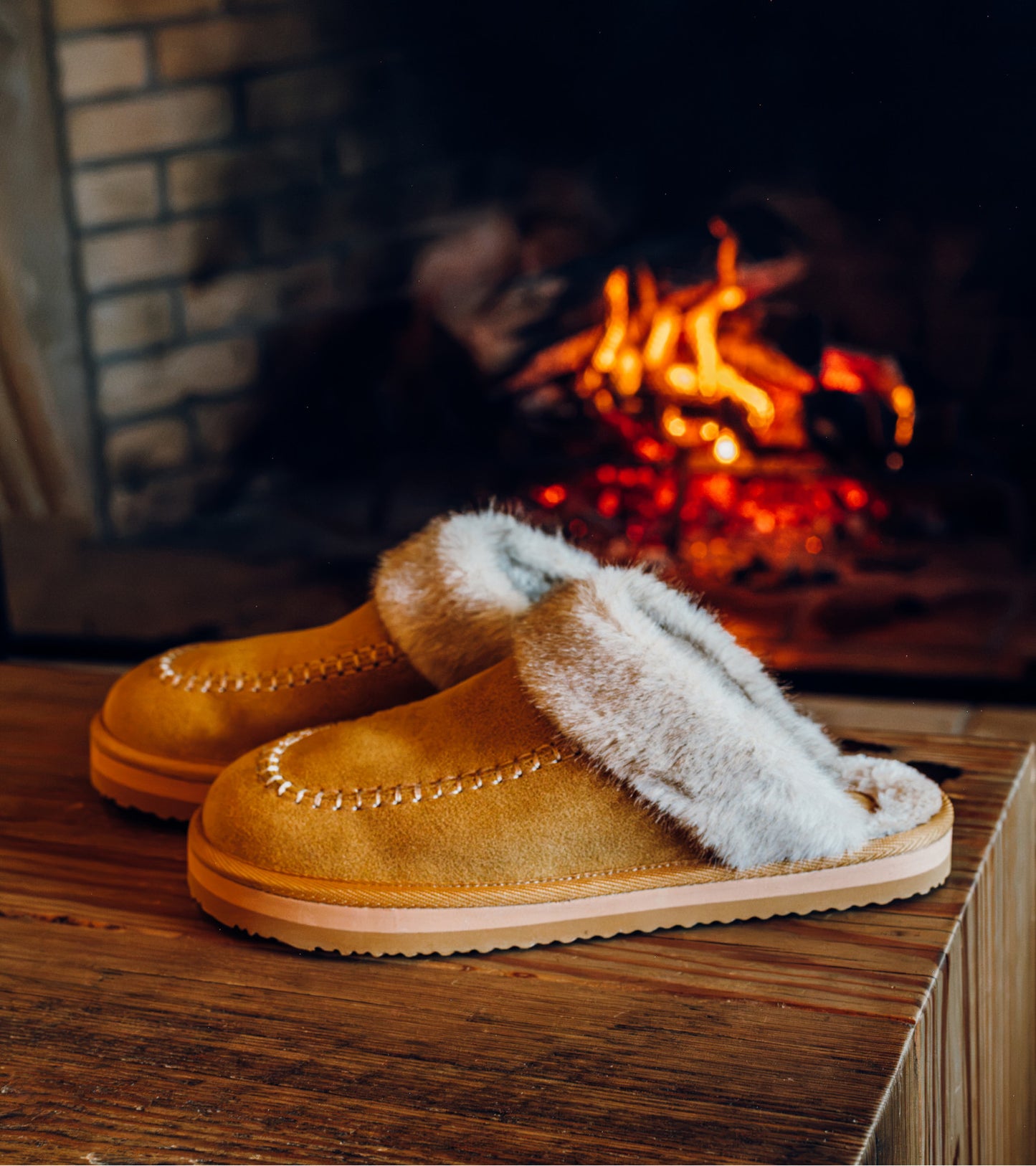 Justina - Whiskey - Lifestyle Image