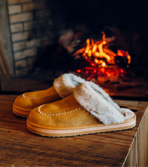 Justina - Whiskey - Lifestyle Image