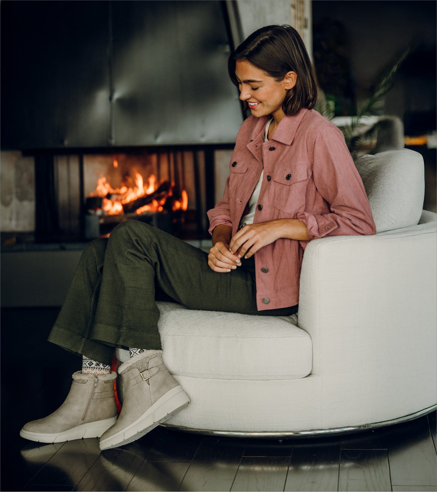 Lanney - Taupe - Lifestyle Image