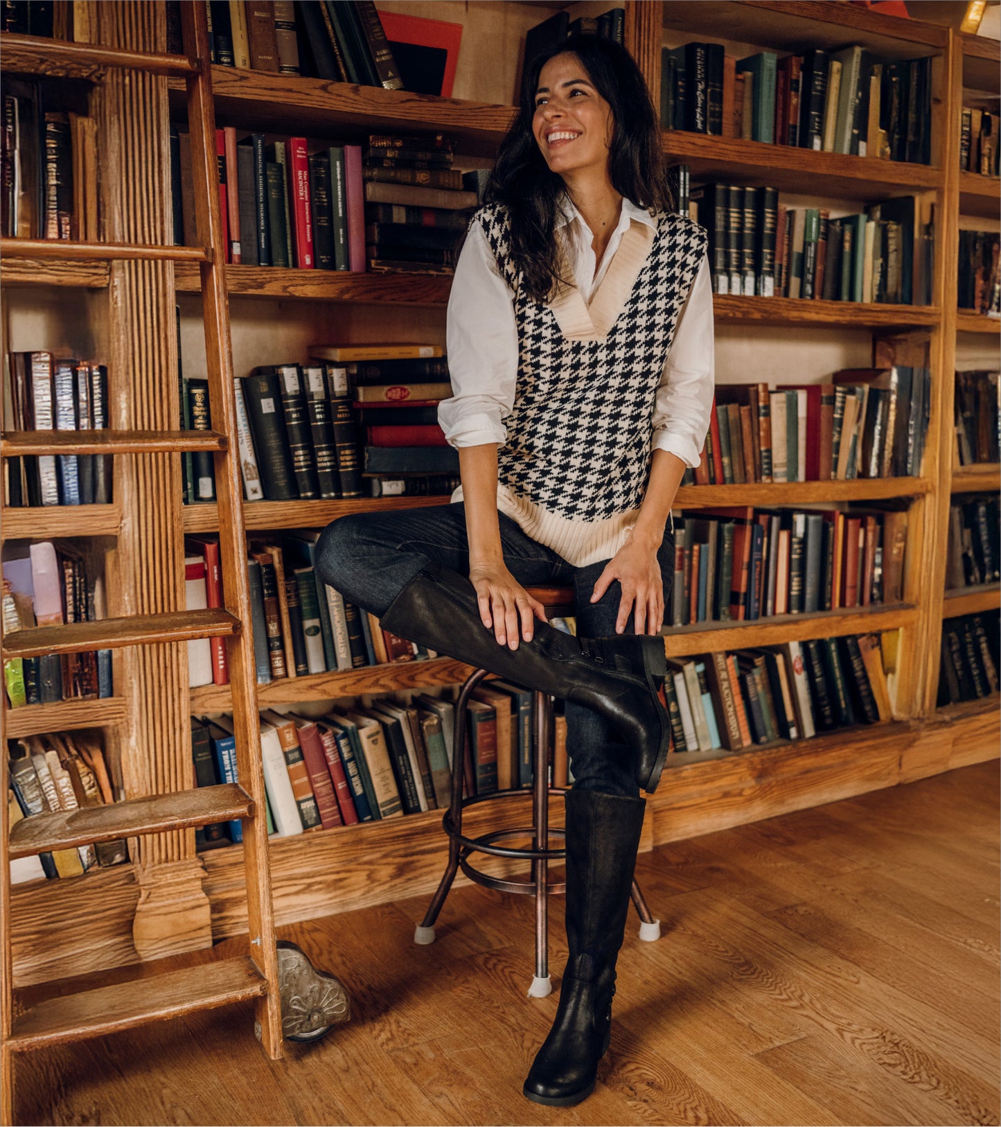 Ornella - Black - Lifestyle Image