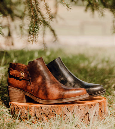 Palmer - Walnut - Lifestyle Image