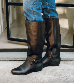 Paullina - Black - Lifestyle Image