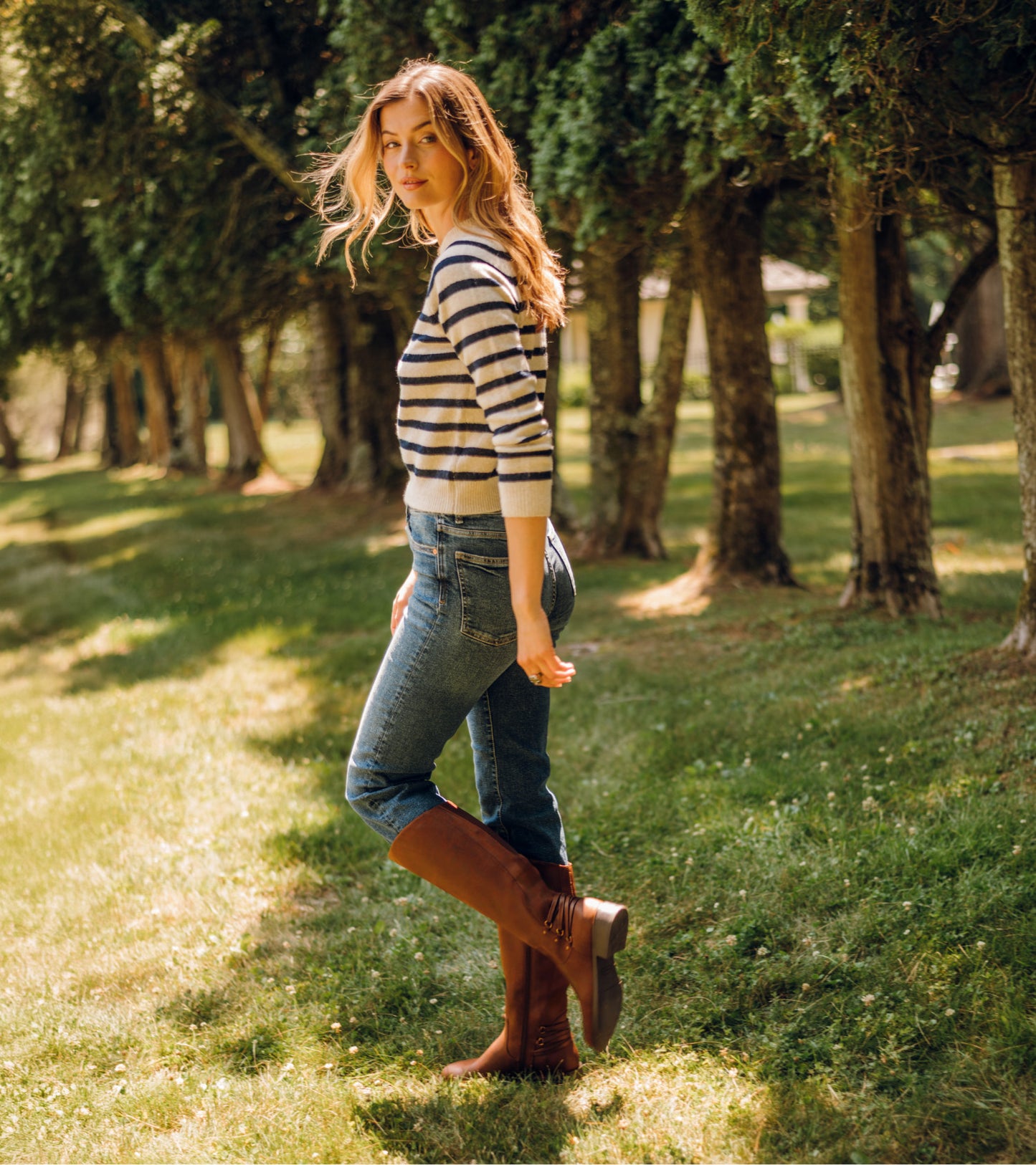 Ressa - Brush Brown - Lifestyle Image