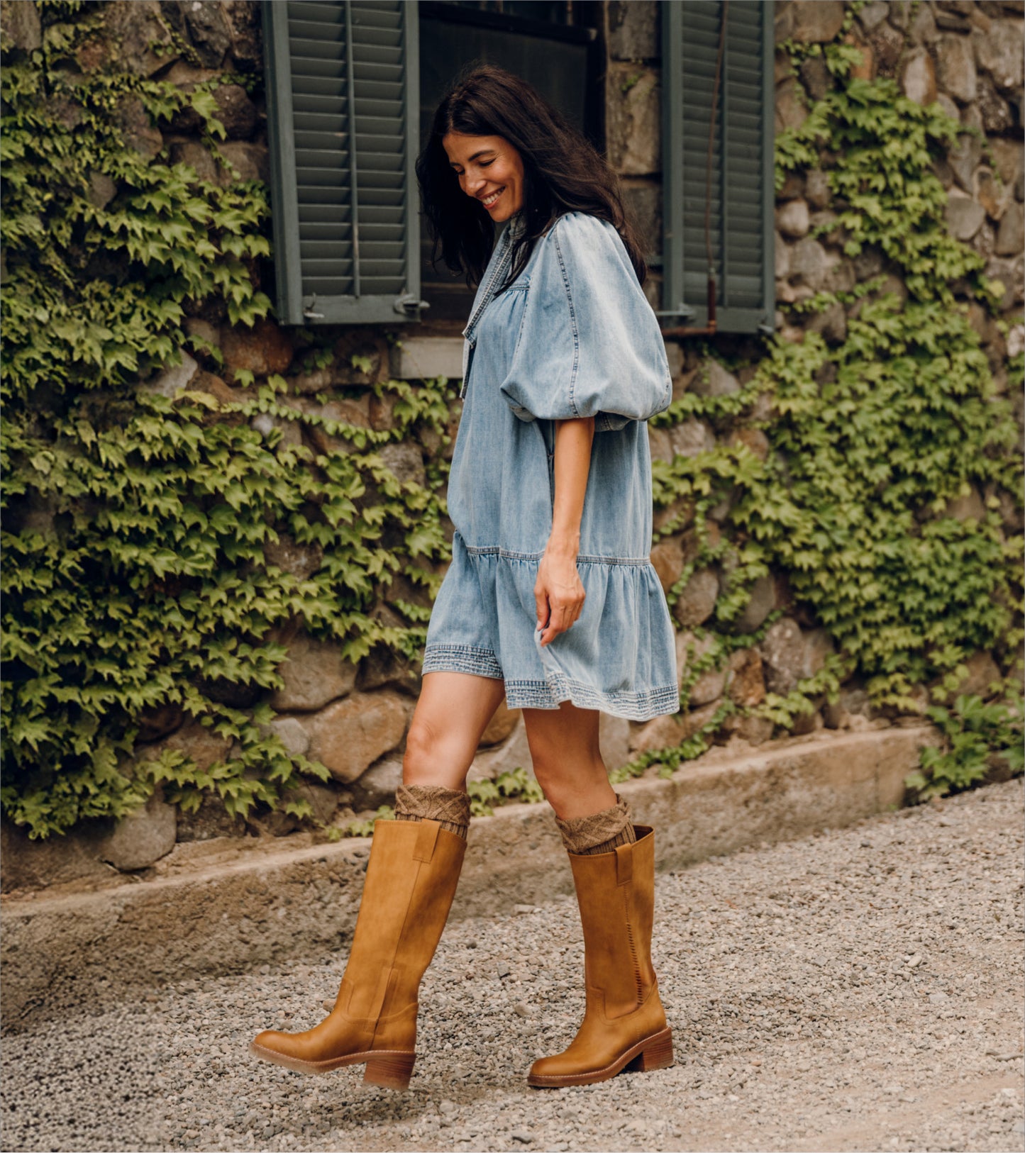 Selkie - Whiskey - Lifestyle Image